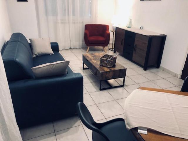 Votre Sejour A Sanary Dans Bas De Villa Avec Terrasse Vegetalisee Et Abritee Exposition Est Sud Ouest A 400M Du Centre Ville En Zone Pietonne Ou Tout Peut Se Faire A Pied Sanary-sur-Mer Exteriör bild