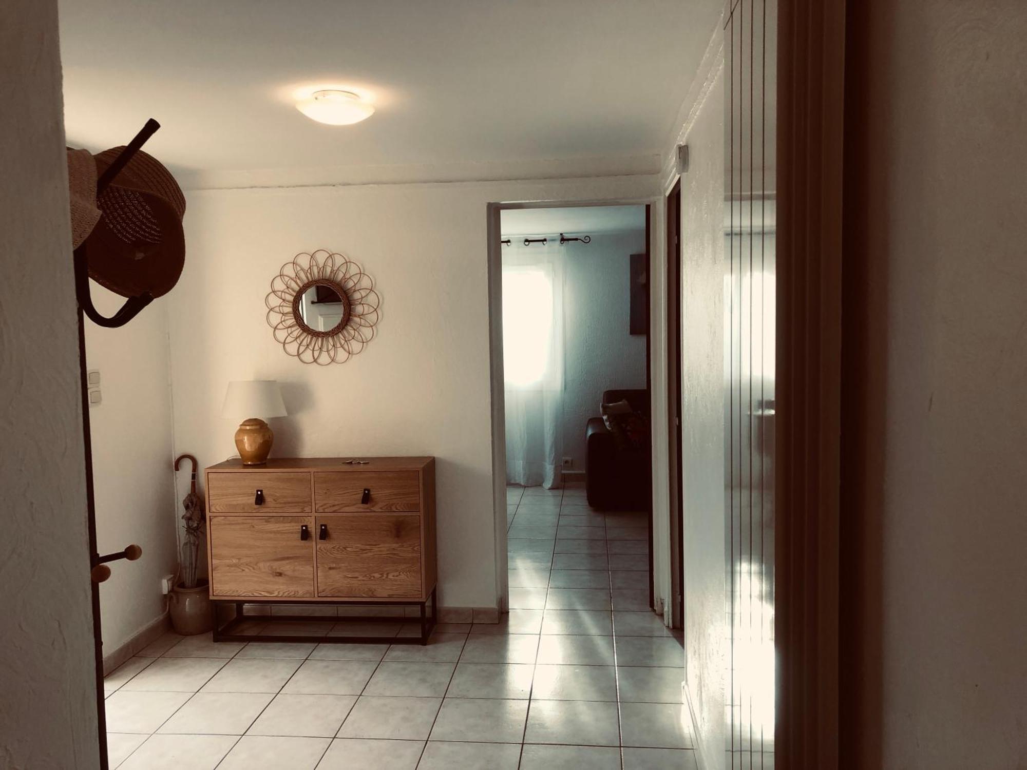 Votre Sejour A Sanary Dans Bas De Villa Avec Terrasse Vegetalisee Et Abritee Exposition Est Sud Ouest A 400M Du Centre Ville En Zone Pietonne Ou Tout Peut Se Faire A Pied Sanary-sur-Mer Exteriör bild